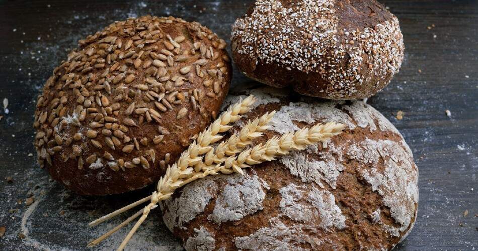 Gluten is composed of gliadin, which is mostly found in the products that are forbidden to celiacs, and glutenin, which is extremely elastic.